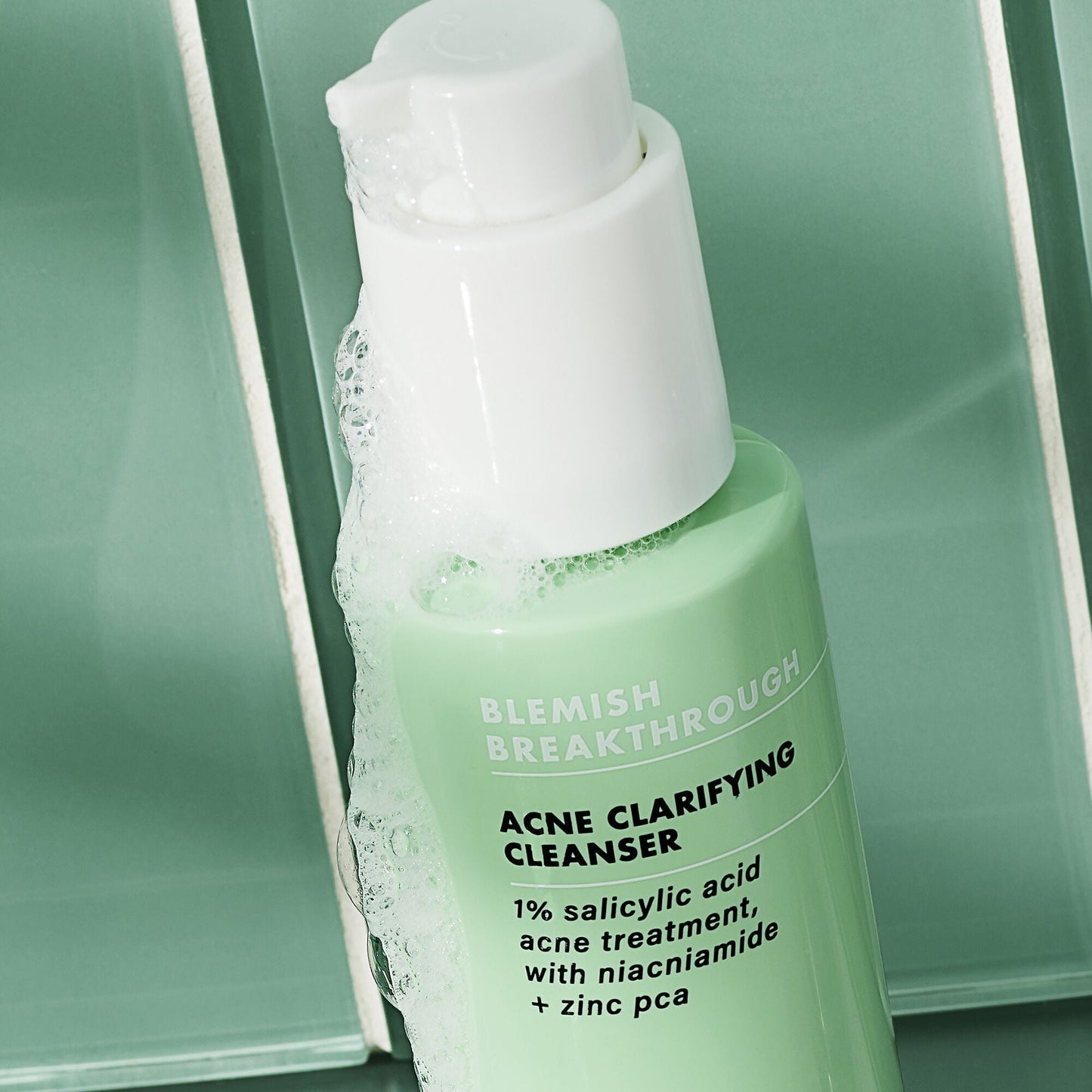 blemish-breakthrough-acne-clarifying-cleanser-n2 02_021622_SL_BT_Cleanser_Back_Lighter_0129_FStack_FINAL_IGF_V2_eb5b7c7b-2de7-4b4a-8d54-43ee3b07523f.jpg