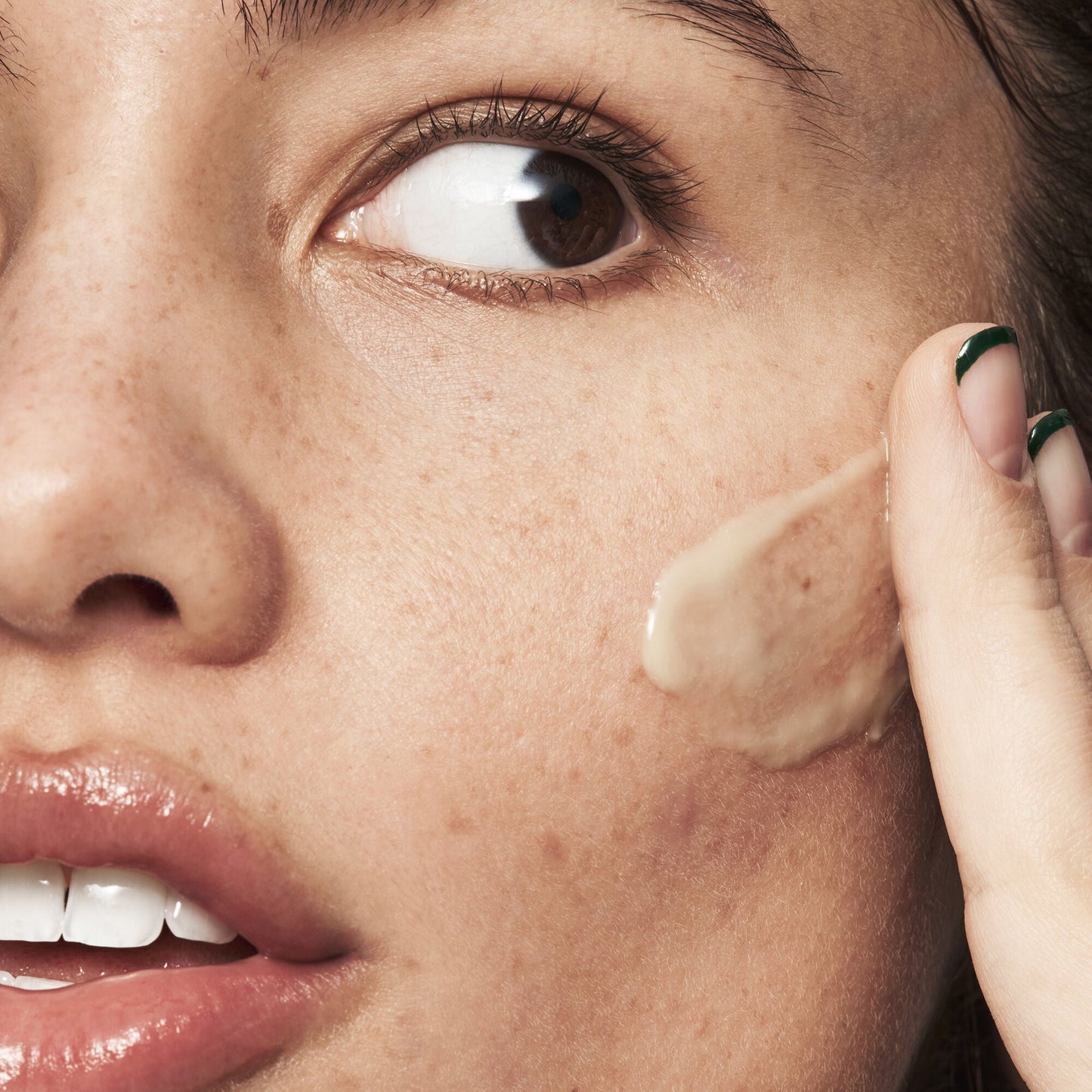 blemish-breakthrough-acne-calming-water-cream-e9 021522_Isabella_Acne_After_0462_FINAL_IGF_9e5f70b6-f47c-4bf3-9a7f-a9f223867f61.jpg