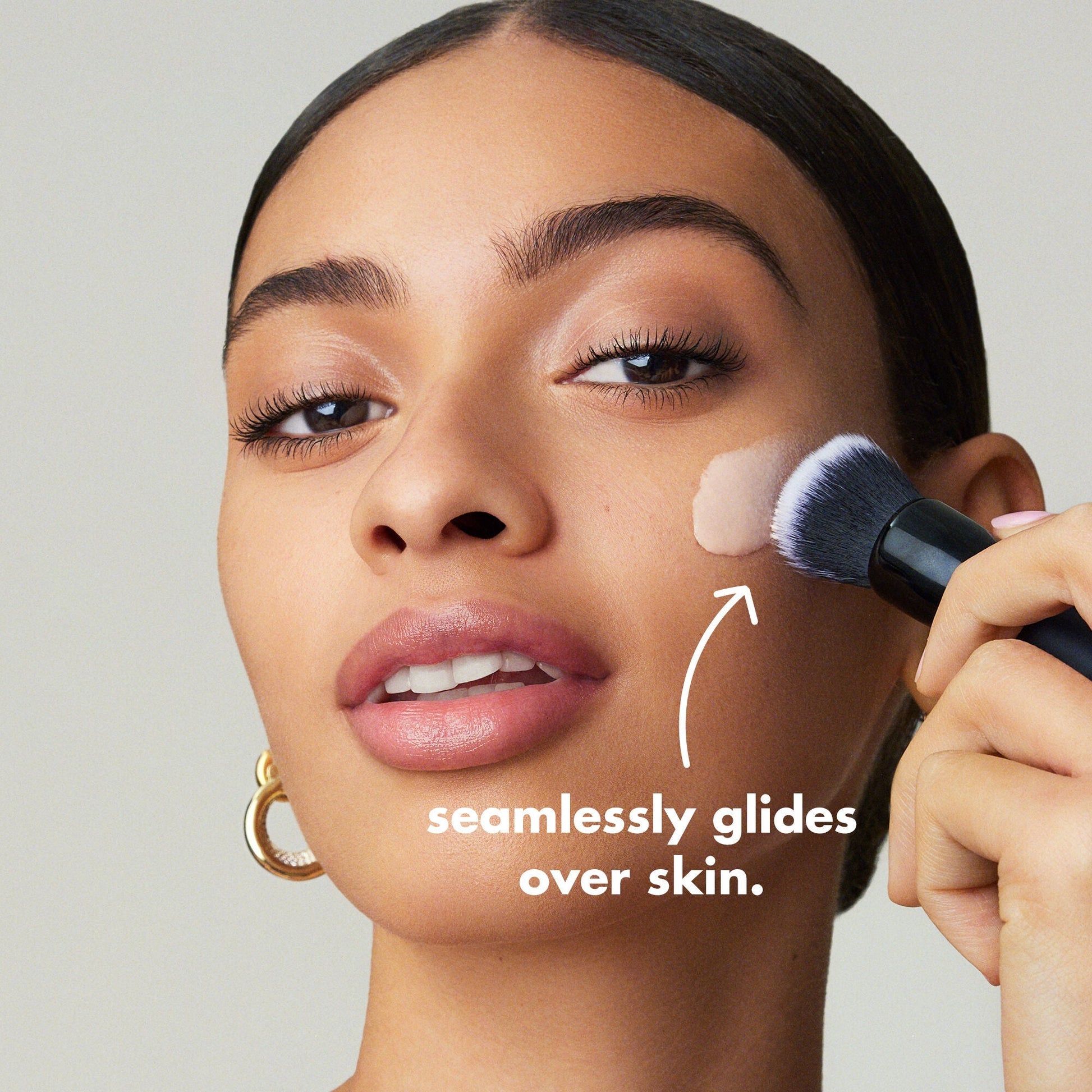liquid-poreless-putty-primer-y4 0326_EDU_LiquidPorelessPuttyPrimer_Model.jpg