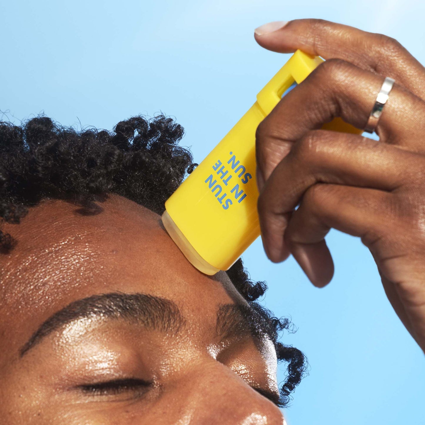suntouchable-invisi-stick-spf-50-j2 060624_Mikel_InvisiStick_0107_v2_IGF.jpg
