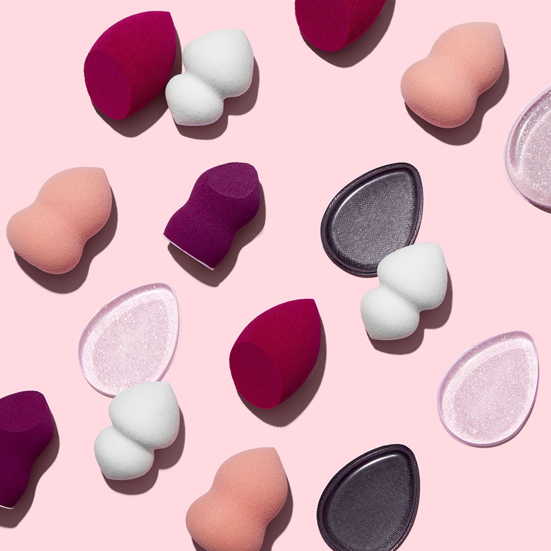 blending-and-highlighting-sponge-duo-m4 0619_SocialIGF_Sponges1_b1fd4502-7674-4b0c-86df-28fe31a55570.jpg