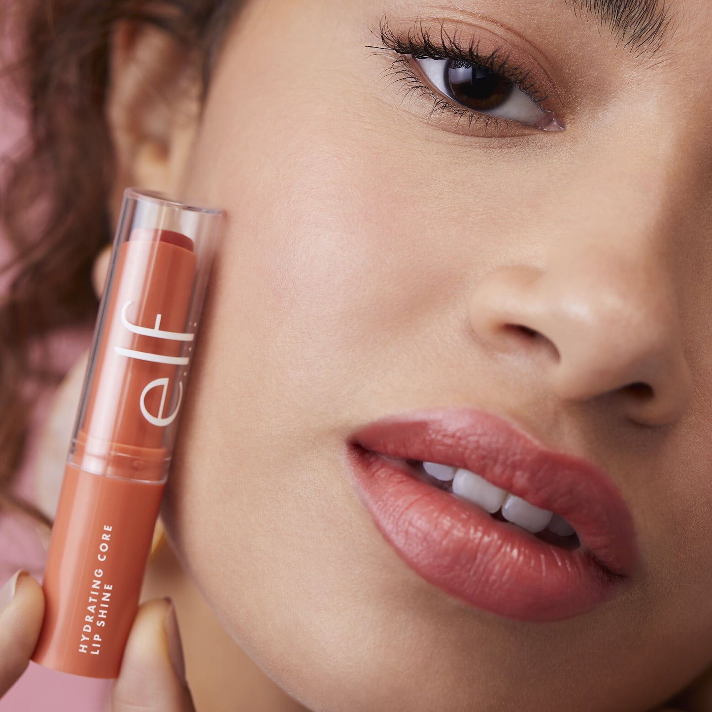 hydrating-core-lip-shine-s6 08112020_Alyssa_AmpItUp-0157_IGF_0dcd7b08-d8a1-41c3-a293-6fb7fa4ca7dd.jpg