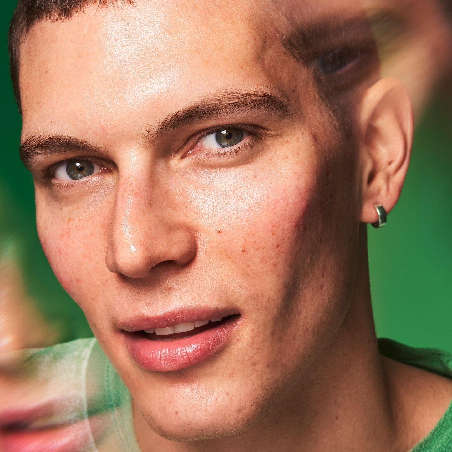 plz-clarify-facial-oil-d3 100924_SKIN_Jean_PlzC_EndLook_0036_v1_RGB_IGF.jpg