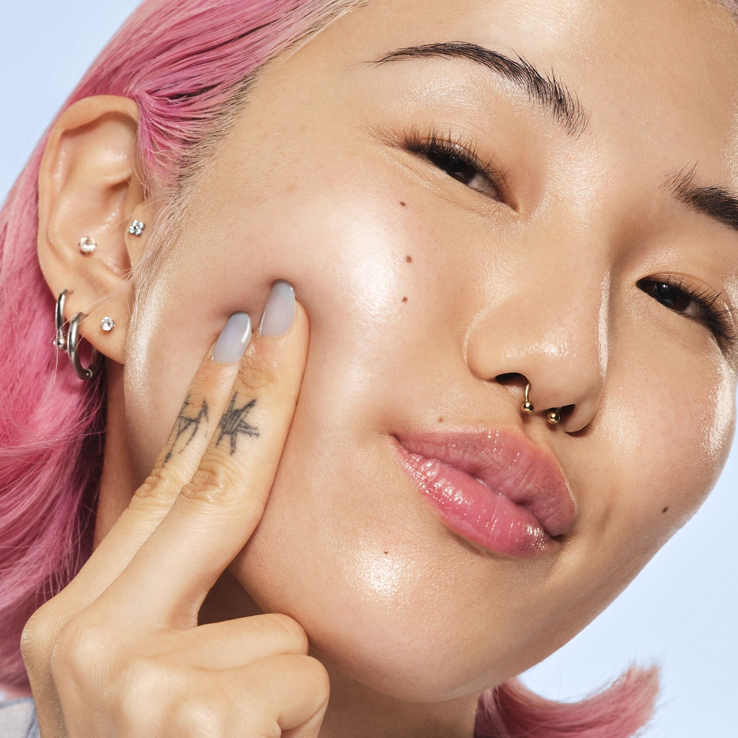 glass-slick-serum-stick-i4 102225_SKIN_Michelle_Editorial_015_w4QC_RGB_IGF_42f2efa3-c76d-440b-9883-58026346f35b.jpg