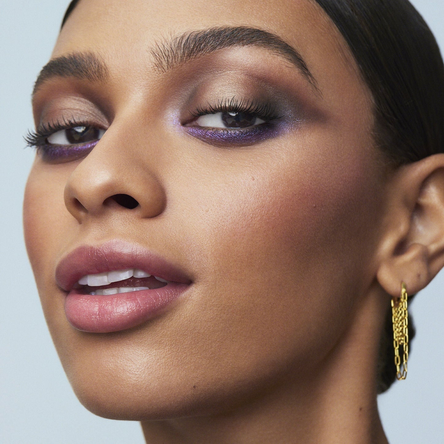 perfect-10-eyeshadow-palette-i8 110722_Adriana_10pcEyeshadow_2060_IGF.jpg
