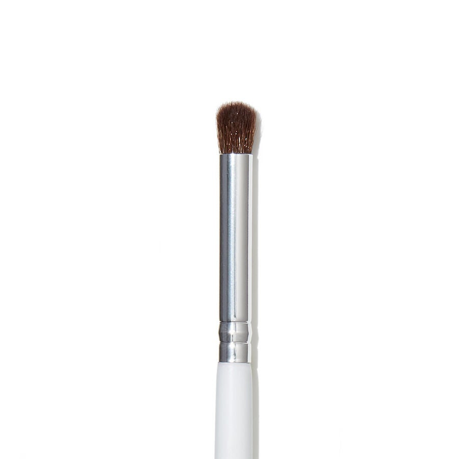 eye-crease-brush-v4 1823_EyeCreaseBrush_Macro.jpg