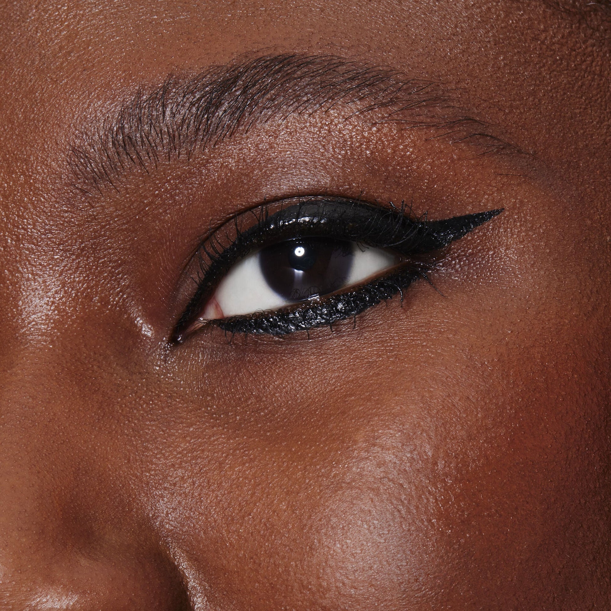 h2o-proof-inkwell-eyeliner-d8 82969_DJ_H20_PROOF_INKWELL_EYELINER_MACRO.jpg