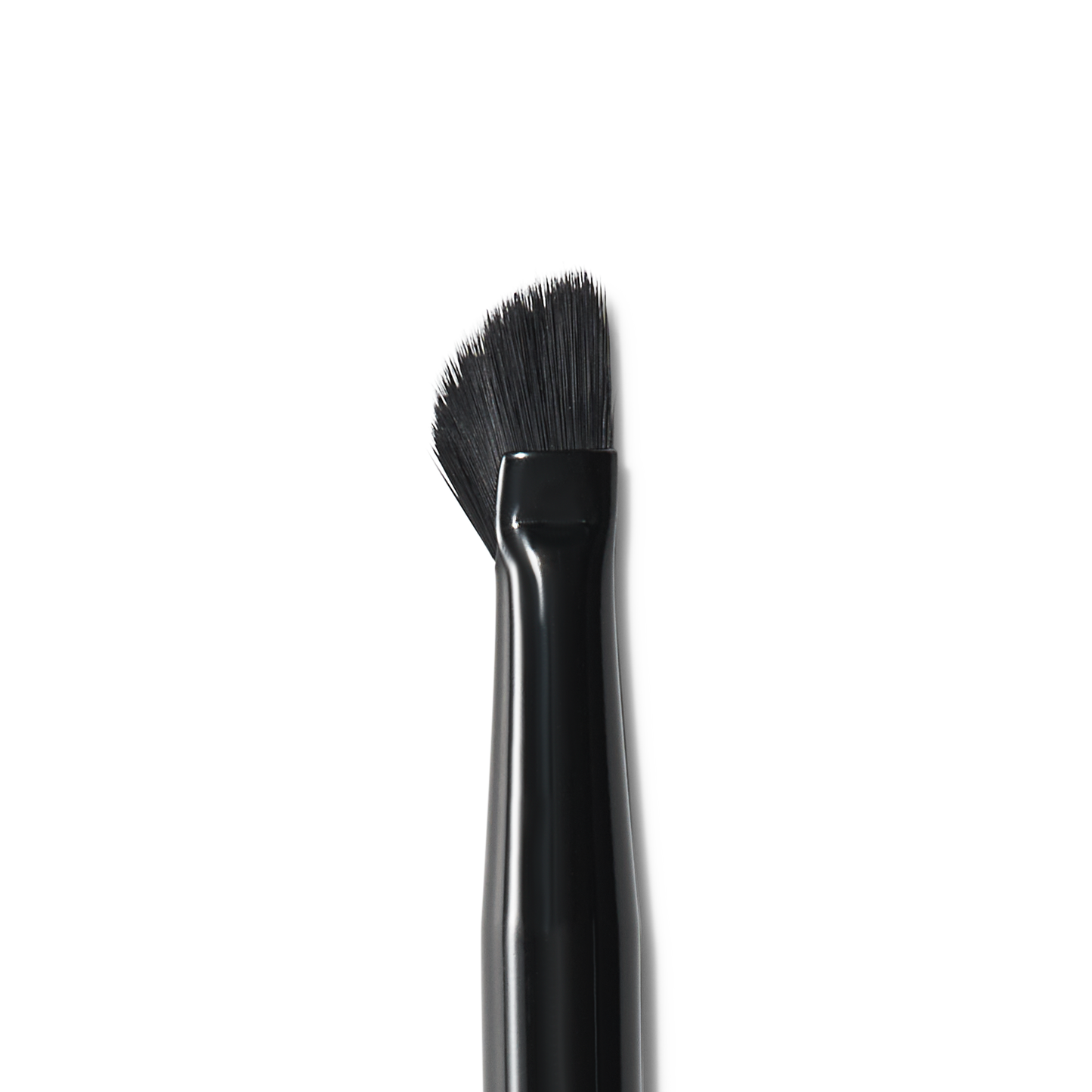 wing-it-liner-brush-f8 84091_MACRO_R.png