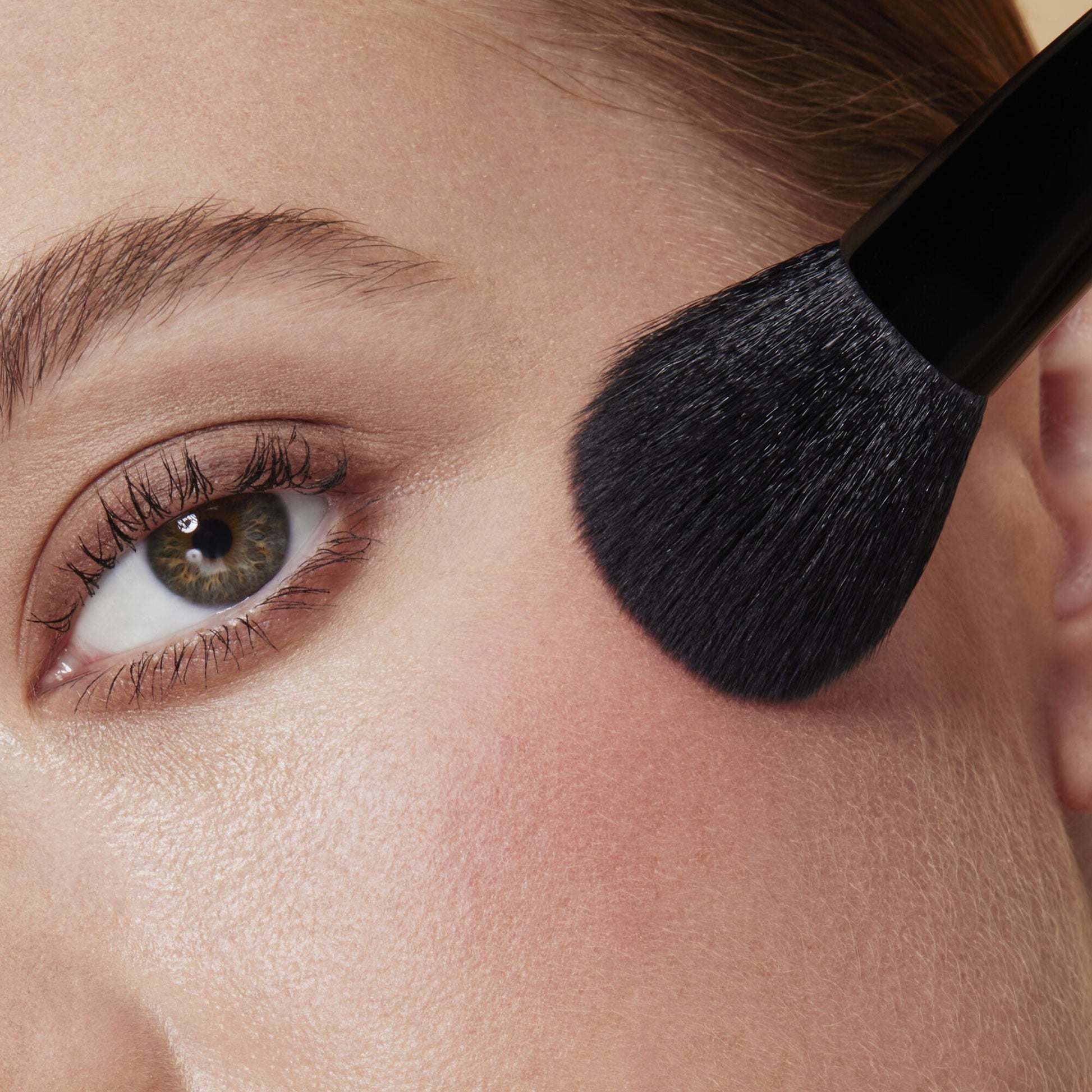 full-face-and-eye-makeup-brush-set-with-travel-case-t3 84674_FULL_FACE_EYE_BRUSH_SET_BLUSH_BRUSH_CARI_0086.jpg