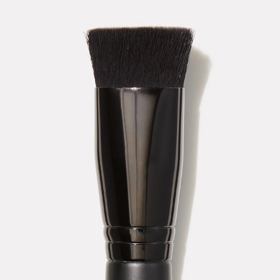 triangular-buffing-foundation-brush-u0 85106_b_TriangularBuffingFoundationBrushwebA.jpg